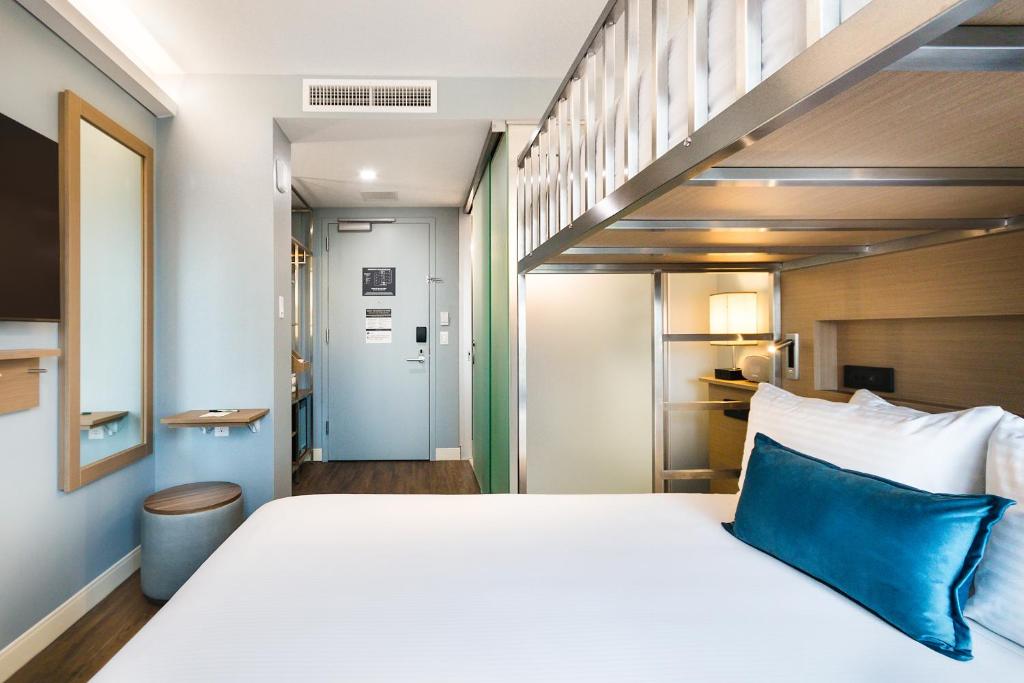 Wingate by Wyndham Bronx Haven Park photo
