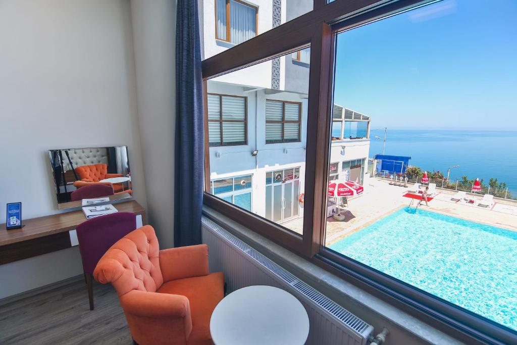 Nespecifikovaný výhled na moře nebo výhled na moře při pohledu z hotelu