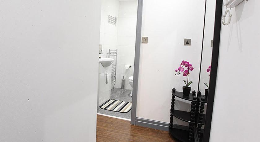 Koupelna v ubytování Lewis Apartment 1 Northern Quarter Sleeps Upto 4
