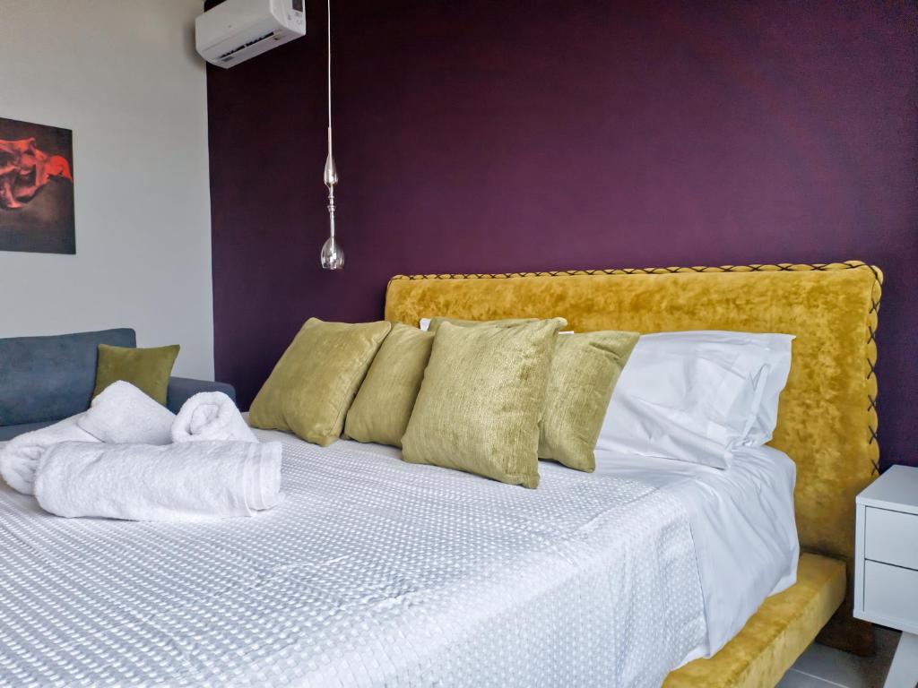 Postel nebo postele na pokoji v ubytování Epipleon Luxury Suites - 107 - Διαμέρισμα 85τμ - Θέα στη θάλασσα
