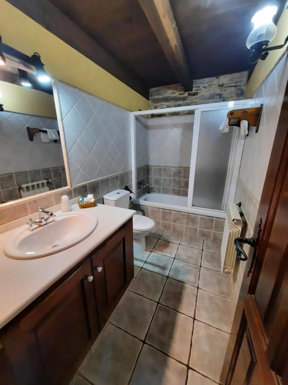 Koupelna v ubytování Casa Viduedo