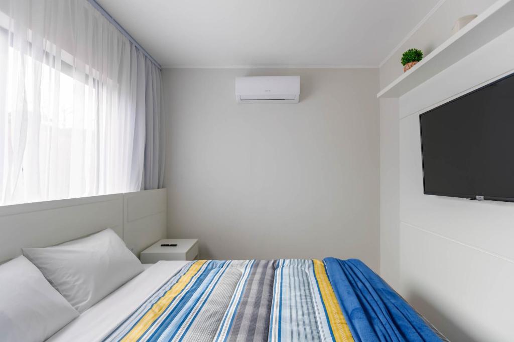 Studio com 2 quartos e 2 Camas casal - SBO006 - Housity