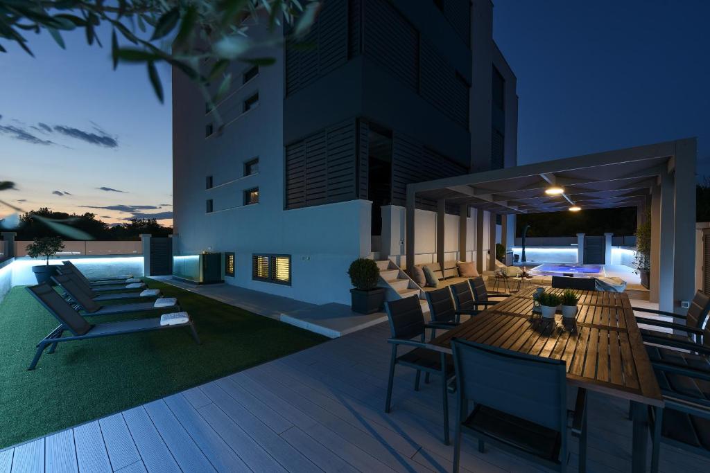 Posedenie v ubytovaní LAZY - Luxury Apartment Zadar Yachting