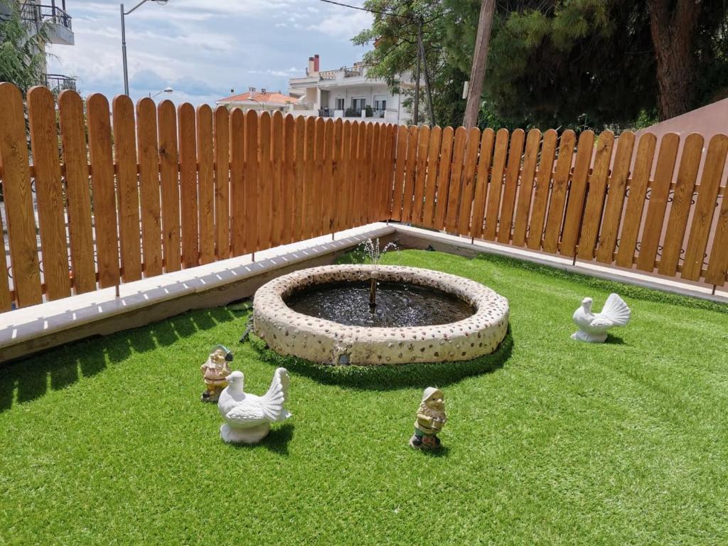 Vonkajšia záhrada v ubytovaní Evris House oasis