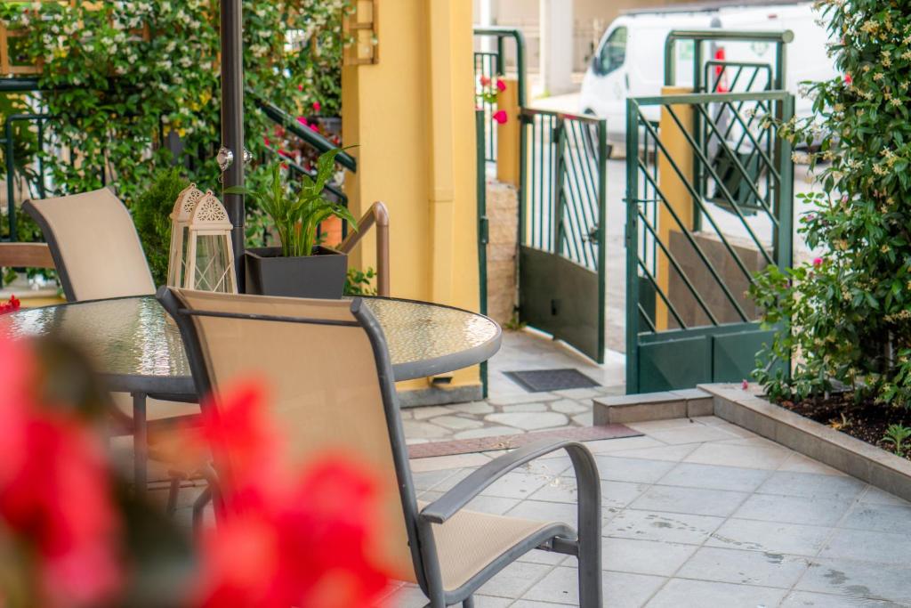 A balcony or terrace at Studio Santa Monica
