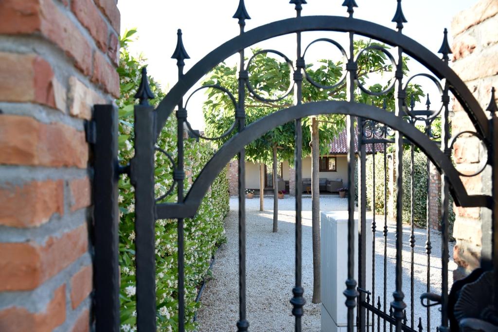 Fotografia z galérie ubytovania Villa Navita Augustinus with pool v destinácii Debeljak