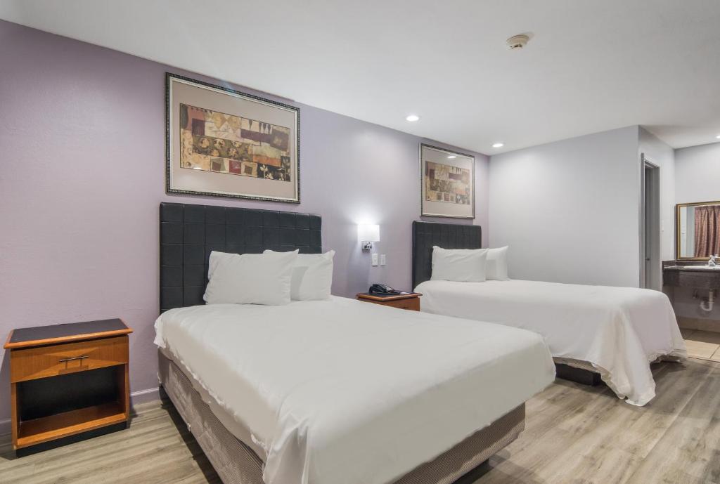 Knights Inn North Richland Hills - 2 Double Beds Non Smoking