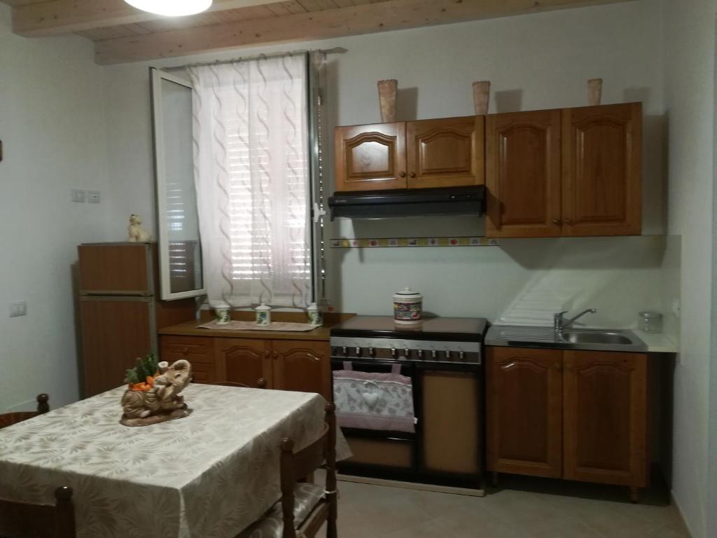 Kuchyňa alebo kuchynka v ubytovaní Casa Vacanza Da Sofì