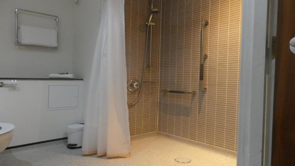 Holiday Inn Glasgow - East Kilbride, an IHG Hotel - Camera Doppia Standard - Accesso Alla Disabilità