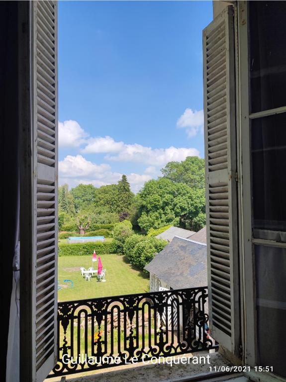 Fief des 3 Guillaume Chambres d'hôtes - Tweepersoonskamer Met Uitzicht Op De Tuin