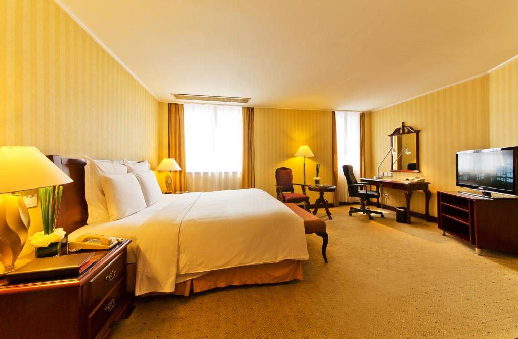 TV a/nebo společenská místnost v ubytování Clarion Hotel Tianjin