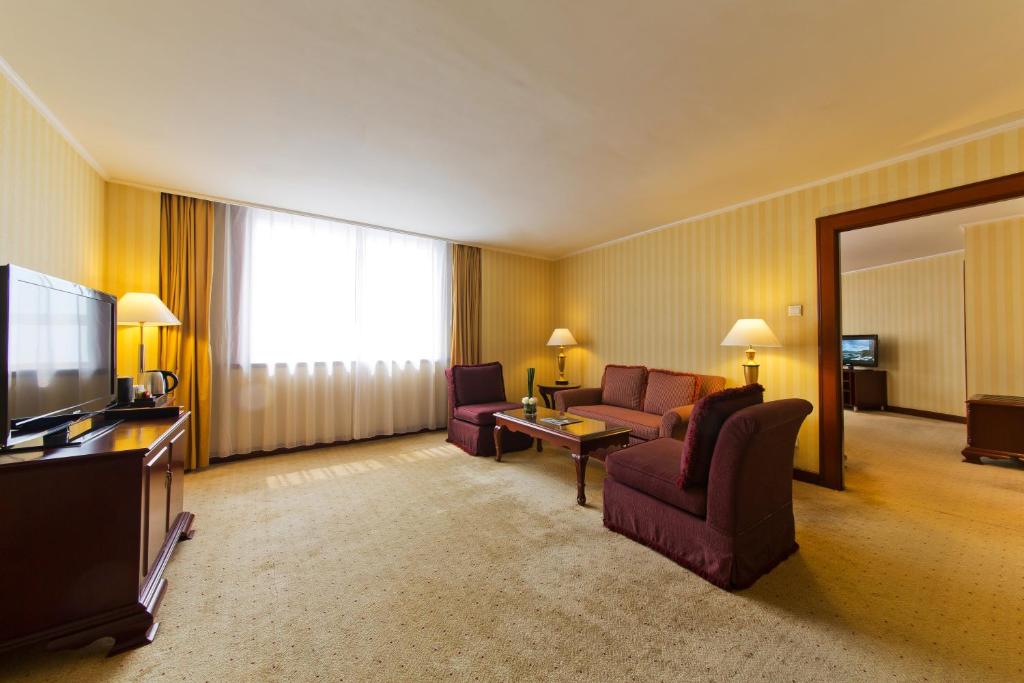 TV a/nebo společenská místnost v ubytování Clarion Hotel Tianjin