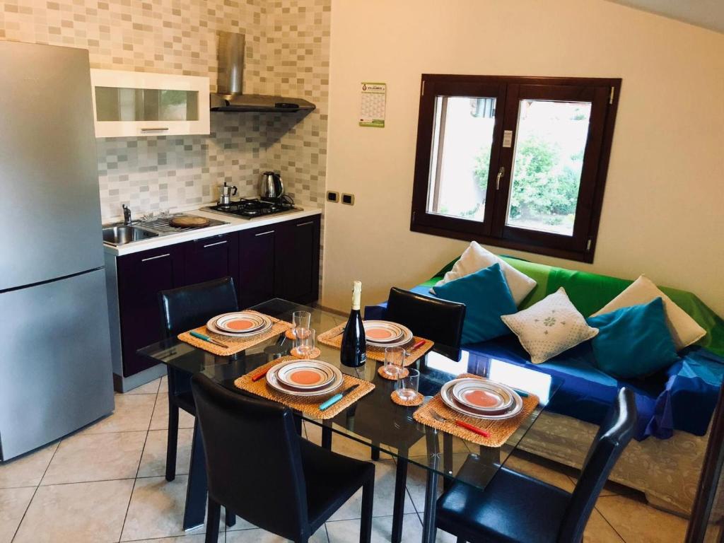 Giaco's Apartments 2 tesisinde mutfak veya mini mutfak