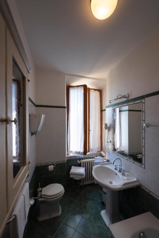 Koupelna v ubytování Villa Scacciapensieri Boutique Hotel
