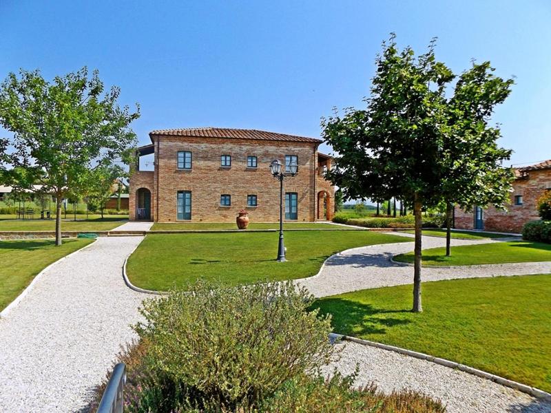 Ogród w obiekcie Casa Vacanze La Fiorita