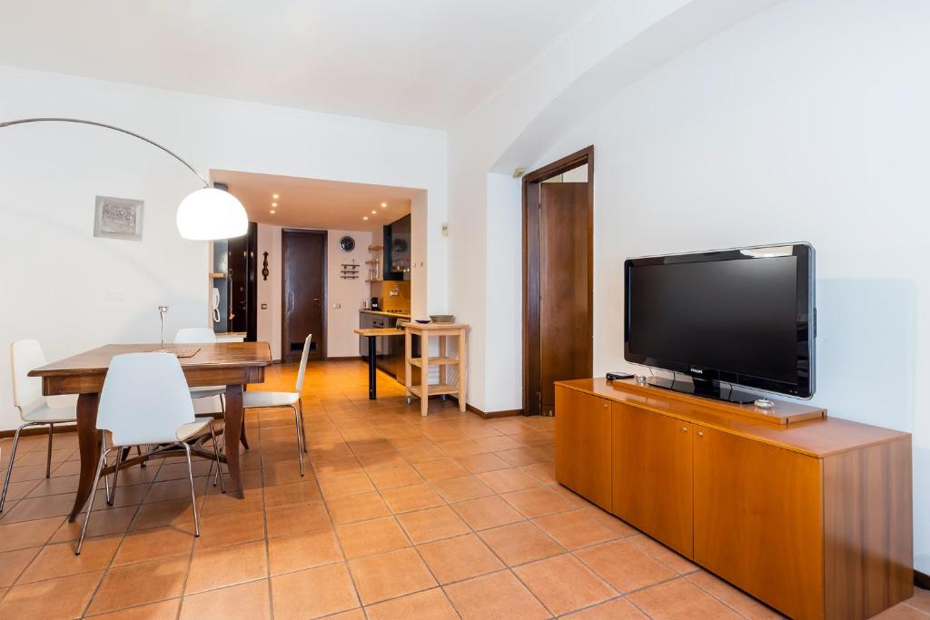 Milan Retreats - One-Bedroom Apartment - Via Copernico 49