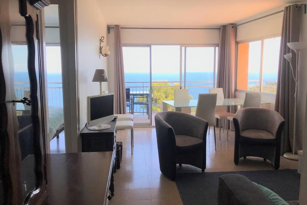 Fotografie z fotogalerie ubytování Magnífico apartamento con piscina y vistas al mar v destinaci Sant Feliu de Guixols