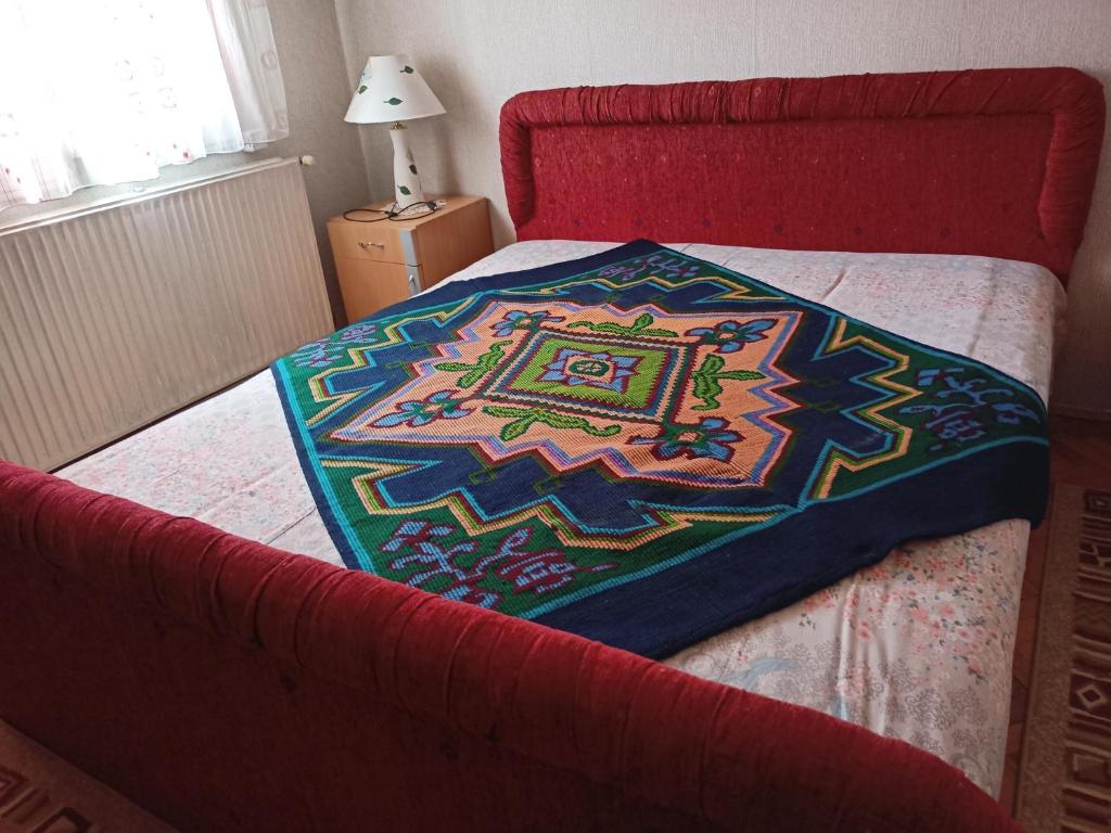 Postel nebo postele na pokoji v ubytování Kuca za odmor RADMILA - Rogljevacke pivnice