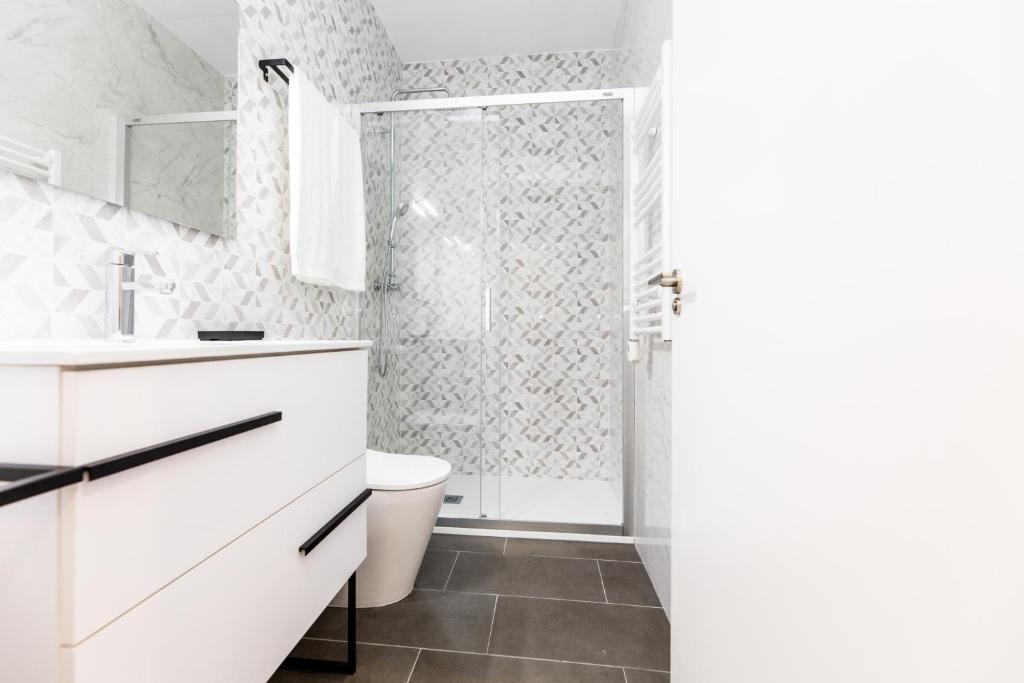 APARTAMENTOS AVENIDA DE AMERICA - 2