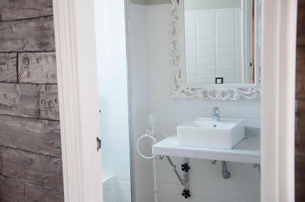 A bathroom at La Casa De Maria