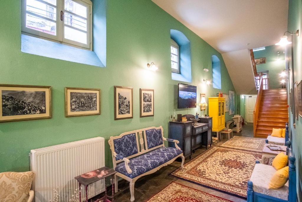 Istumisnurk majutusasutuses The Old School Boutique Hotel
