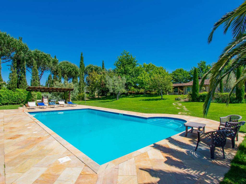 The swimming pool at or close to Holiday Home Villa Rosa by Interhome