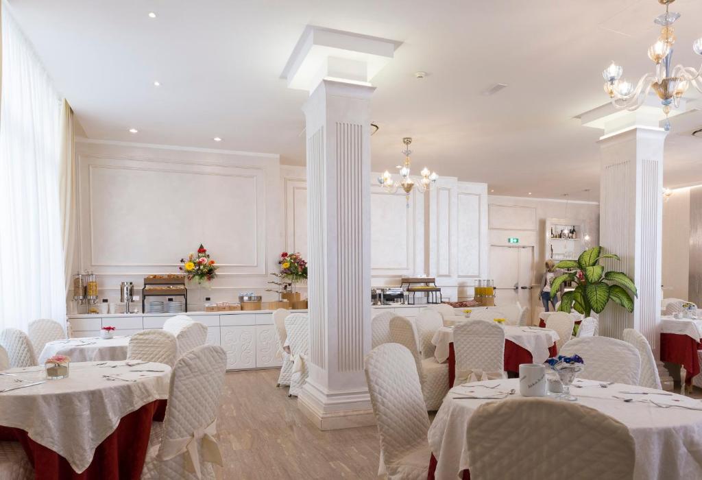 Hotel Vienna Ostenda e Ristorante il Danubio - Resim 38