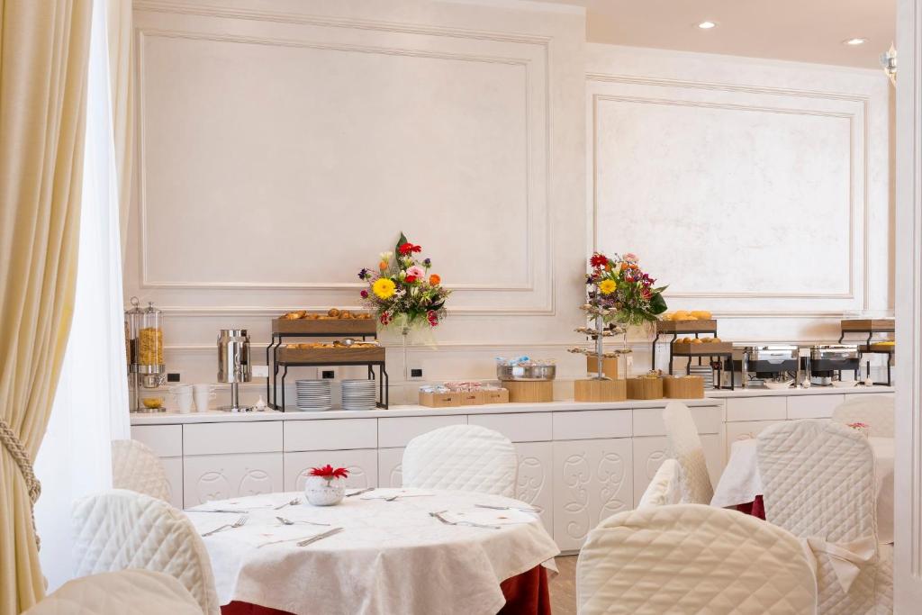 Hotel Vienna Ostenda e Ristorante il Danubio - Resim 9