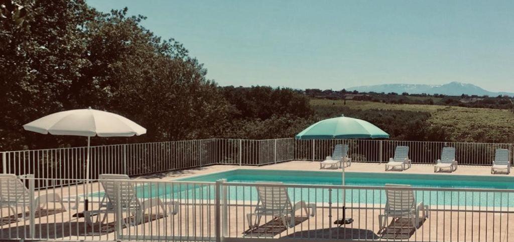Bazén v ubytování B&B Rosa Dalfonsina nebo v jeho okolí