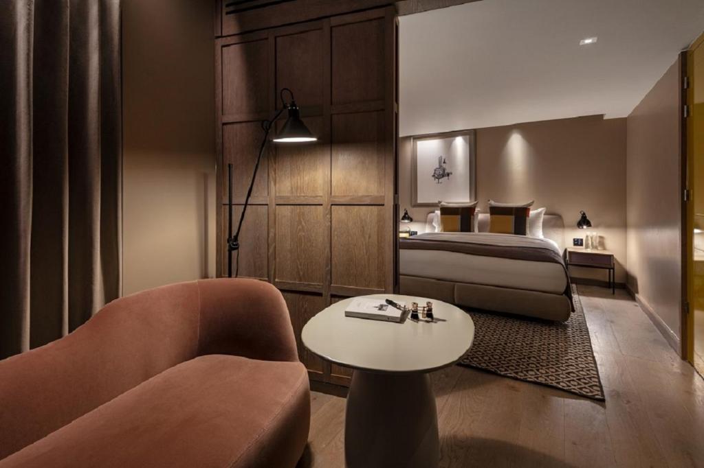 The Londoner - Junior Suite