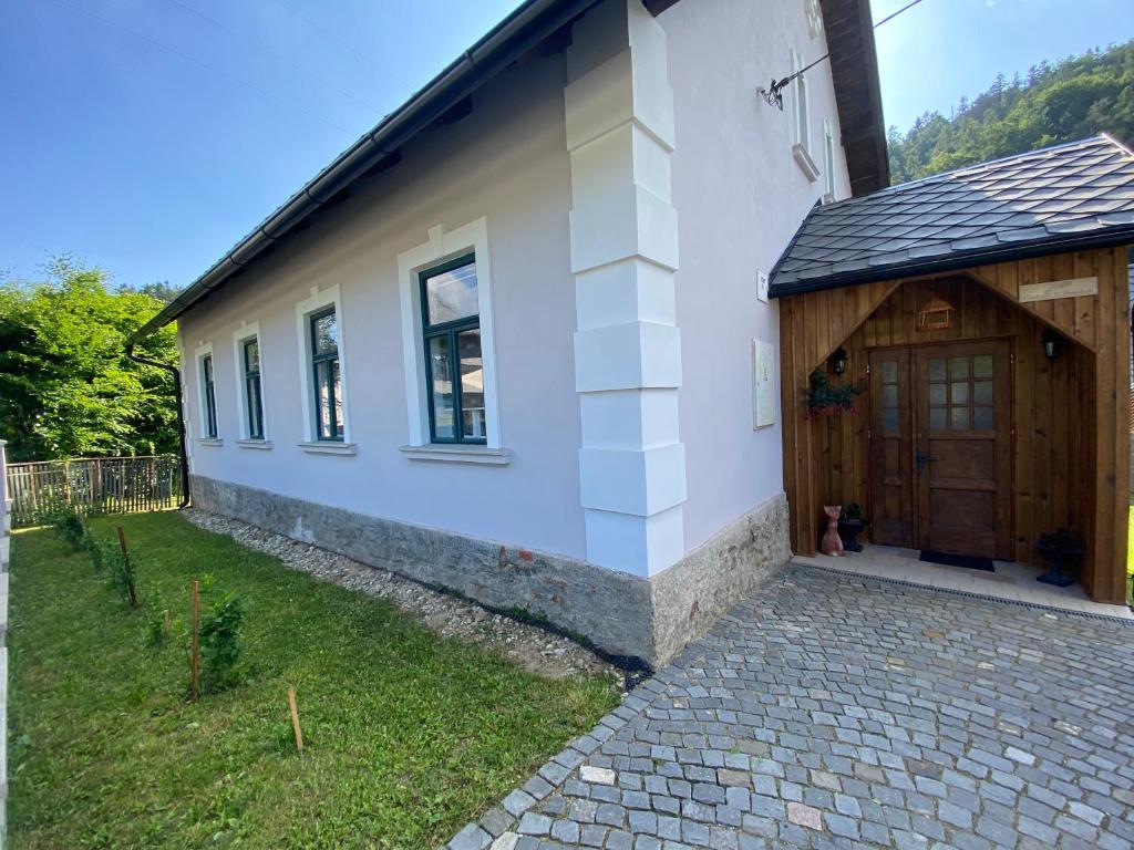 Budova, kde se prázdninový dům nachází