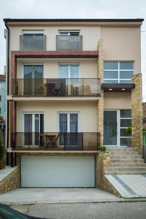 Budova, kde se apartmán nachází