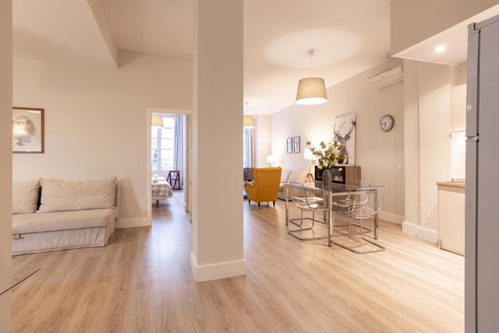 Posedenie v ubytovaní Urbe10 Angel Suites 2 Bedrooms Apartment 2A