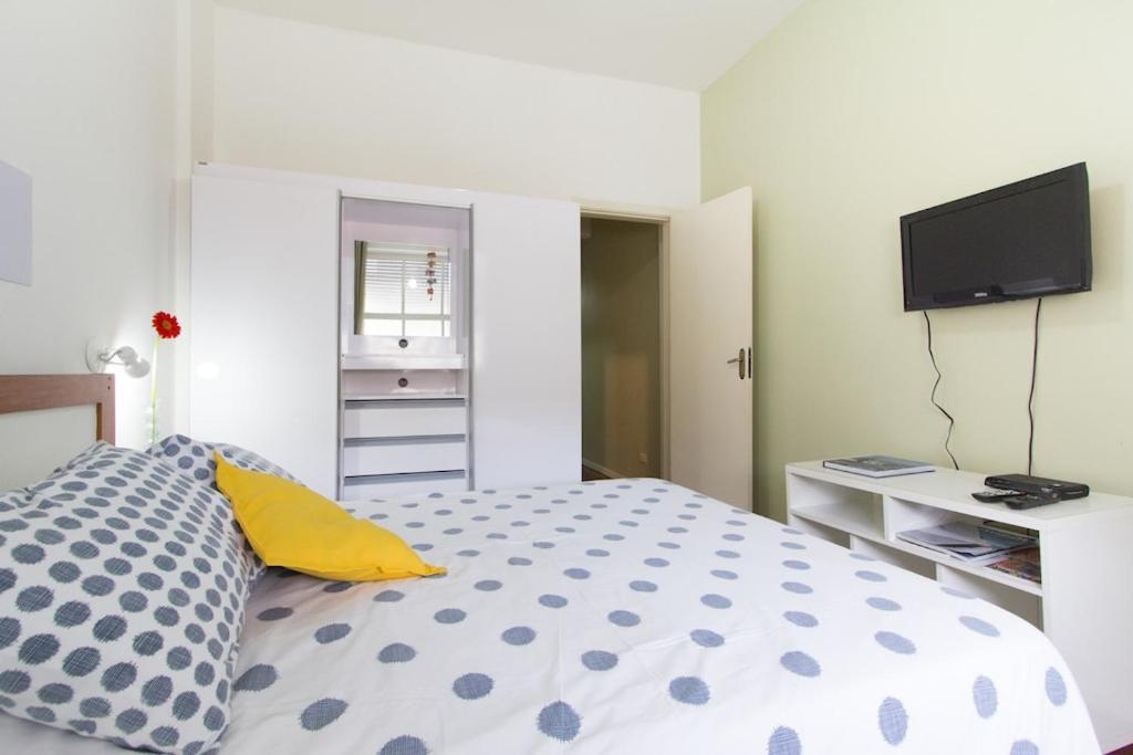 Apartamentos Gomes Carneiro 84 - Ipanema - One-Bedroom Apartment