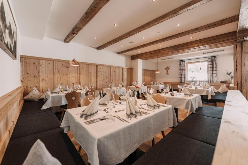 Restaurace v ubytování Hotel Alpina