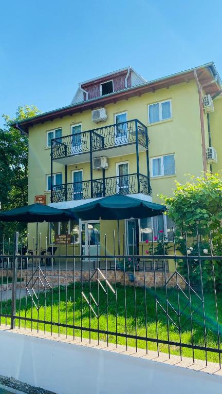 Budova, kde se hotel nachází