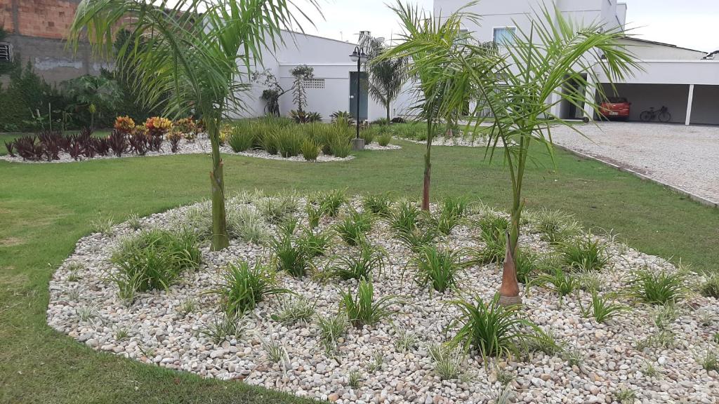  Excelente Sobrado Confortável no Centro de Tijucas Próximo as Praias