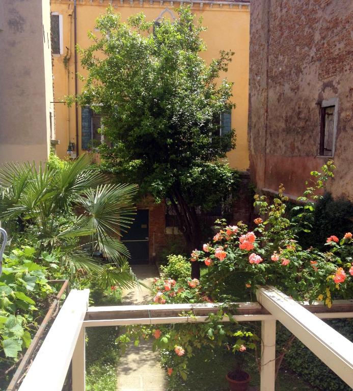 3749 Pontechiodo - 11