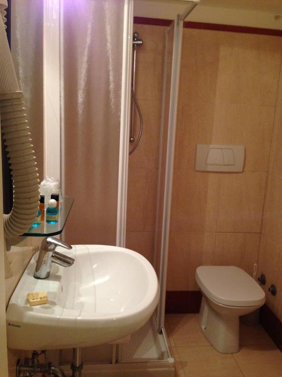 Koupelna v ubytování Hotel Adriatico