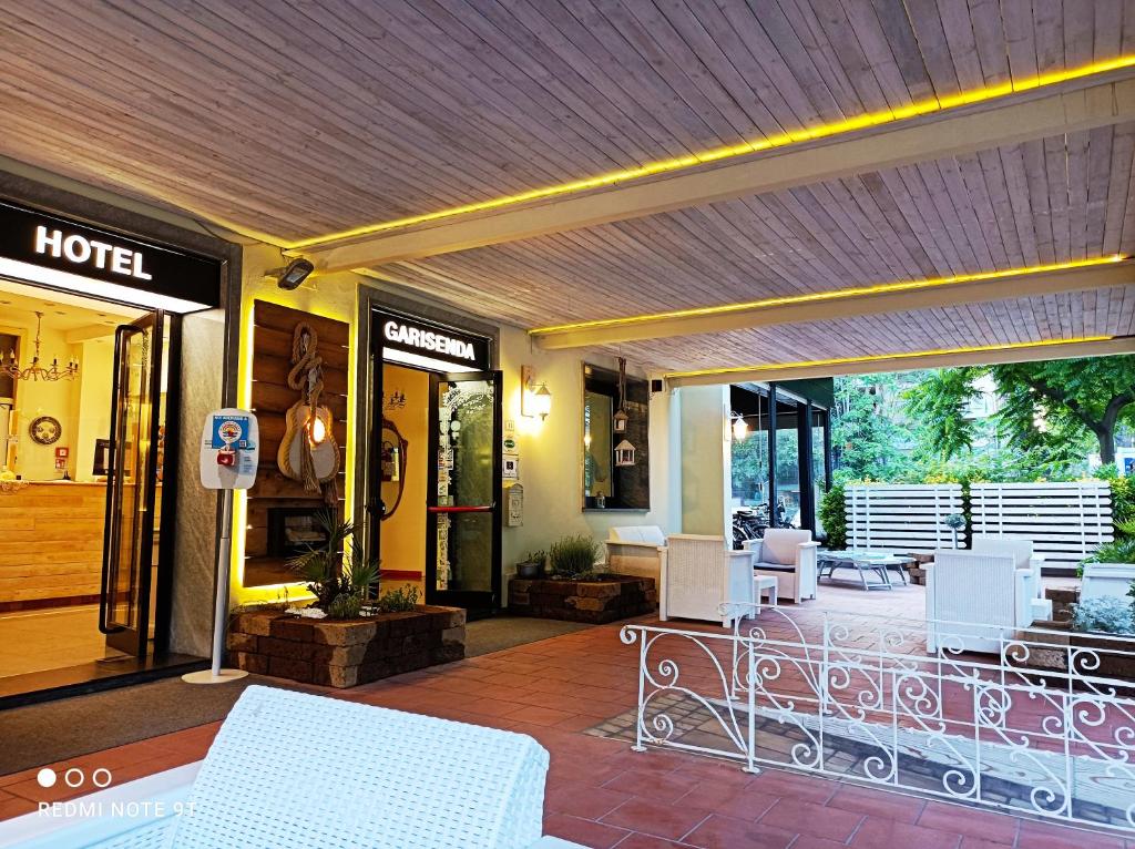 Zdjęcie z galerii obiektu Hotel Garisenda B&B - in Centro a Riccione - w mieście Riccione
