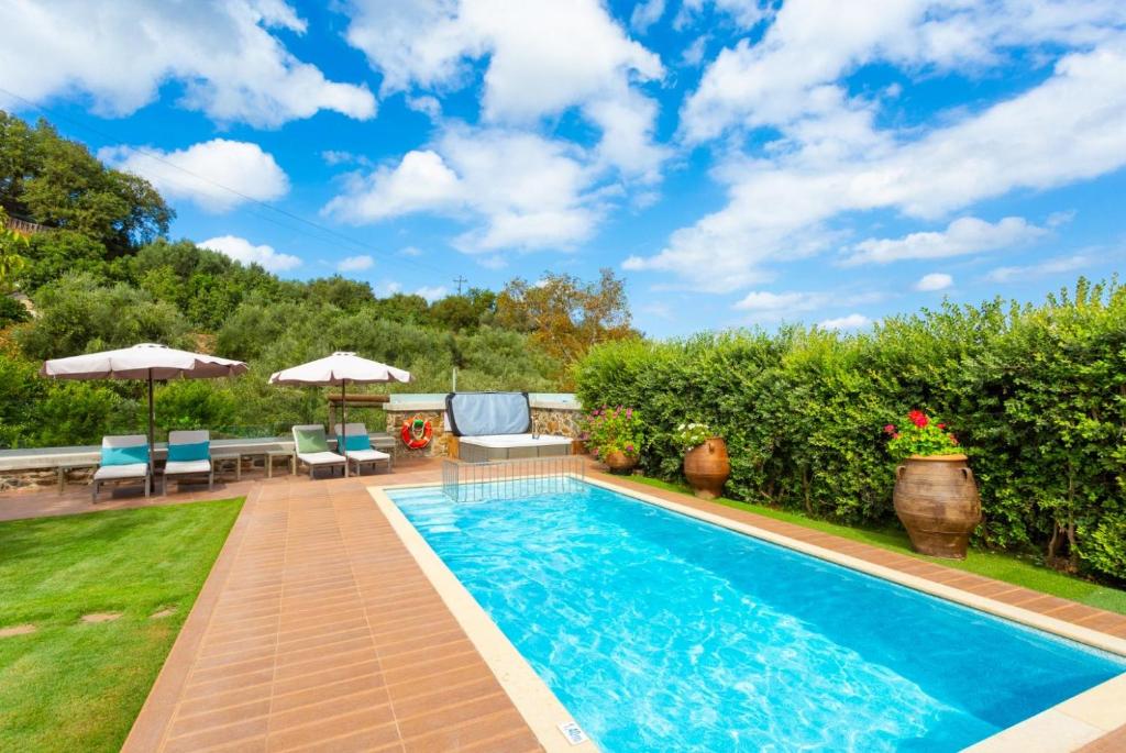 Bazén v ubytování Villa Casa Avocado nebo v jeho okolí