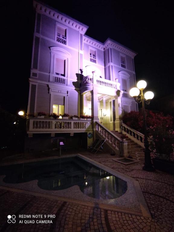 Bazén v ubytování Esedra Hotel nebo v jeho okolí