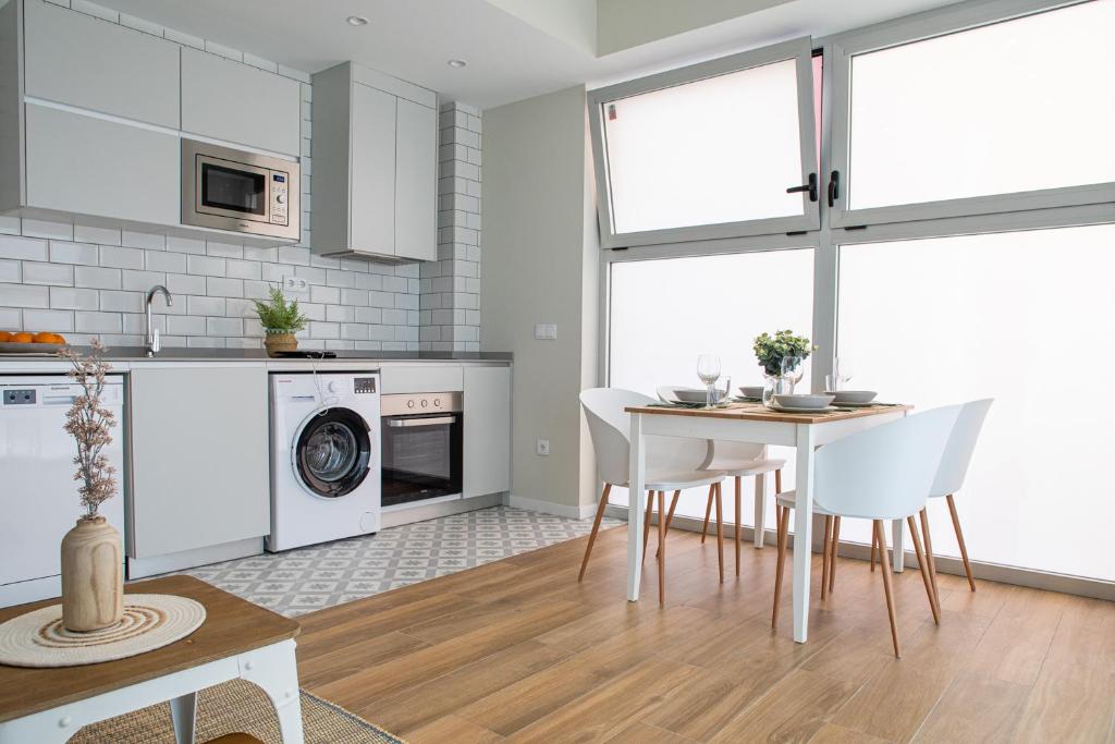 Kuchyň nebo kuchyňský kout v ubytování FLORIT FLATS - Valencia Port Rooms II