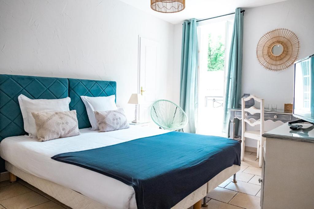 Logis hôtel et restaurant La Bastide Cabezac - Sala Dupla Ou Dupla Superior Com Vista Da Piscina