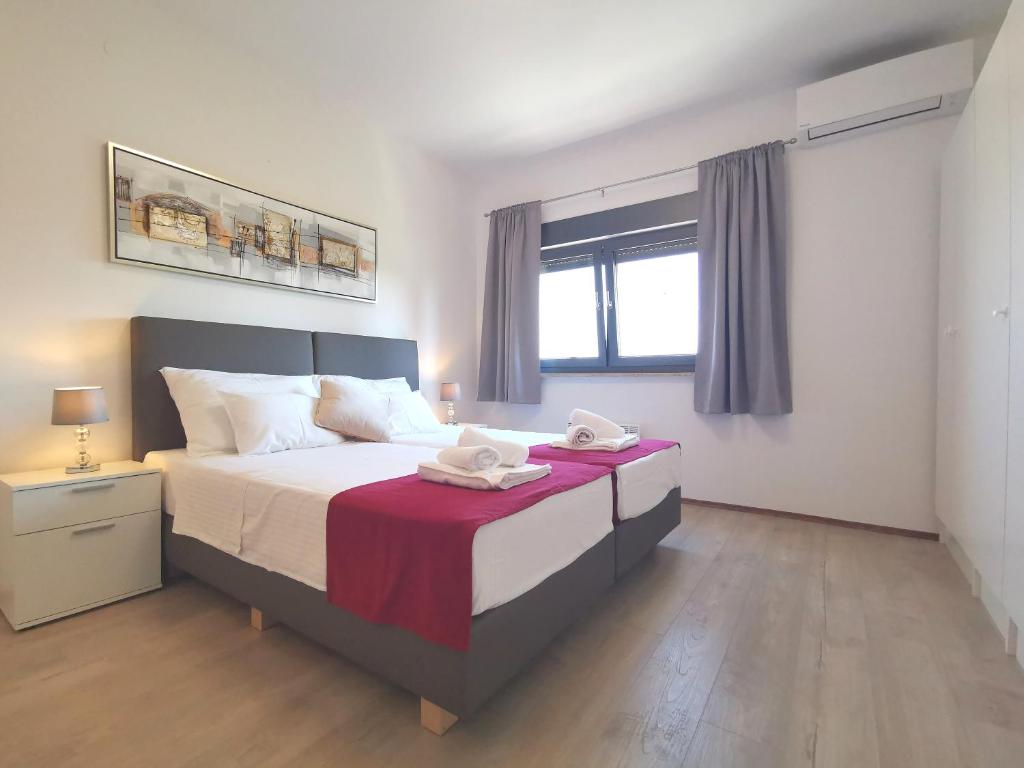 Fotografia z galérie ubytovania Apartment Pineta with terrace & park wood view v destinácii Pula