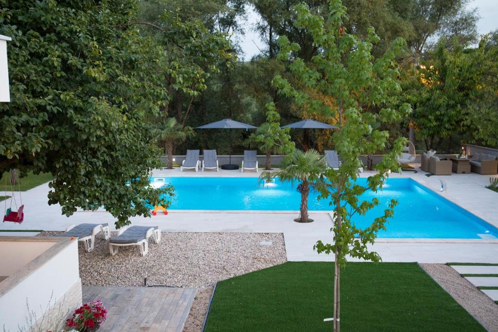 Bazén v ubytování Luxury Villa Magic nebo v jeho okolí