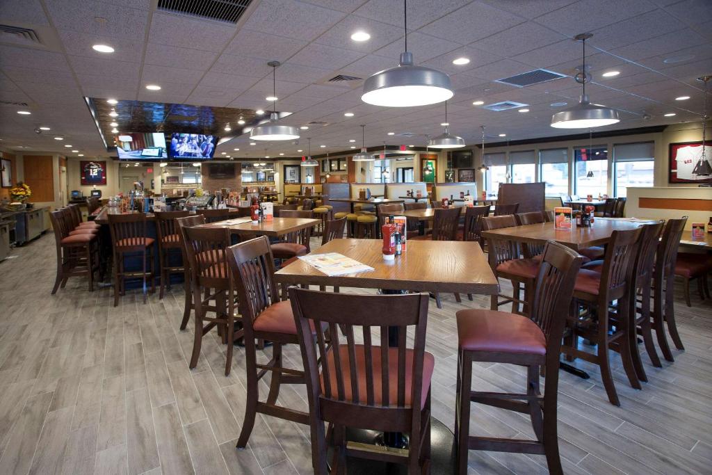 Clarion Inn Nashua photo