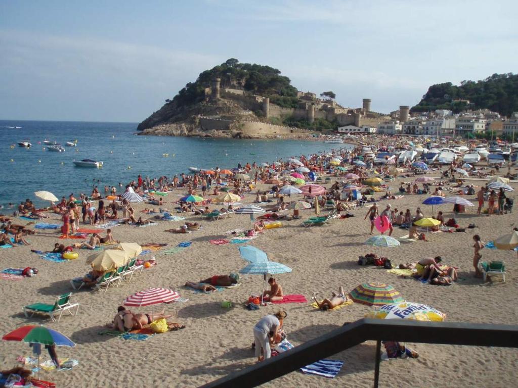 Apartment Tossa de Mar, Rosa Rissech BEACH, Spain - Booking.com