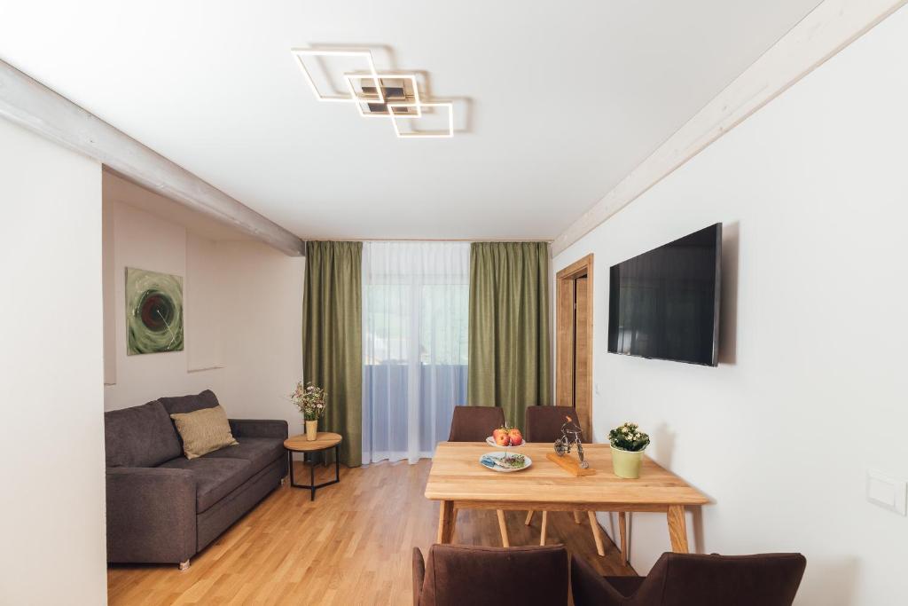 Naturoase Appartements Mirnock - Two-Bedroom Apartment