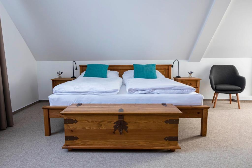A bed or beds in a room at Chalet Nova Lesna Mountain View